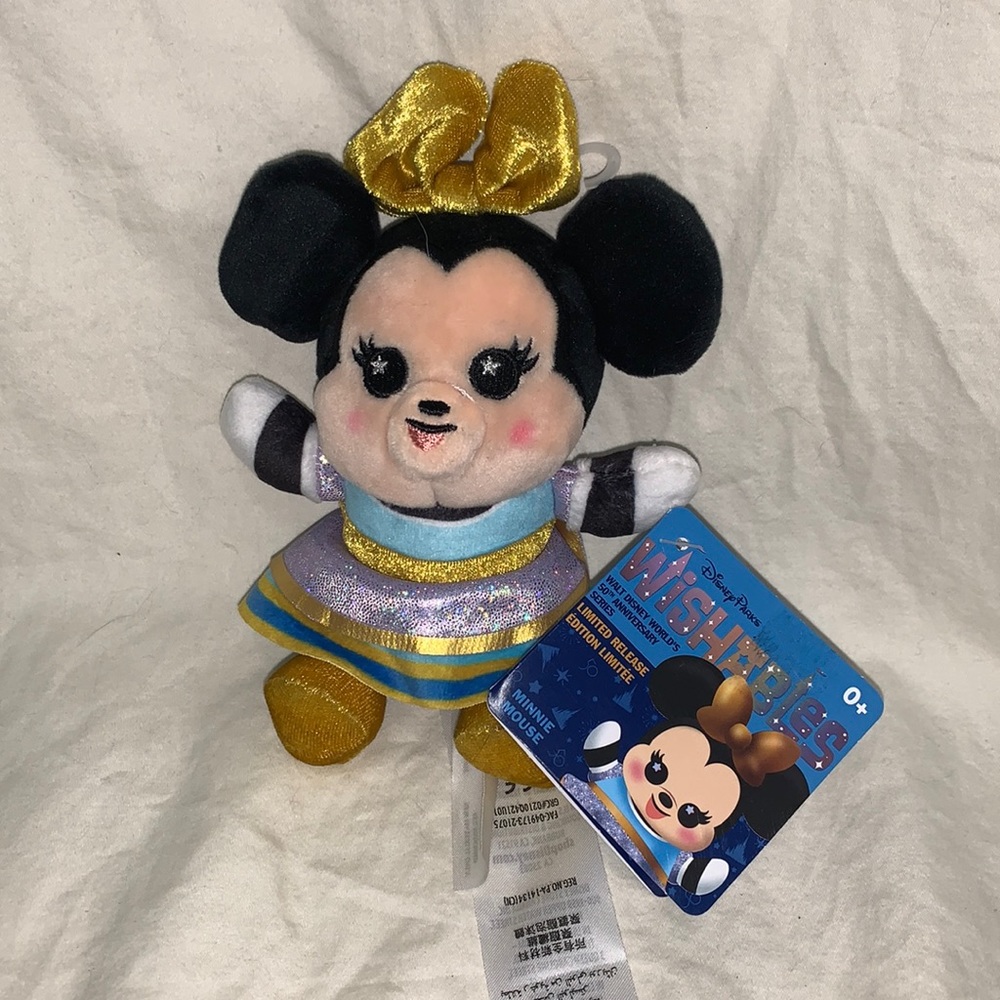 Disney Parks Wishables 50th anniversary Minnie Mouse , New with tags